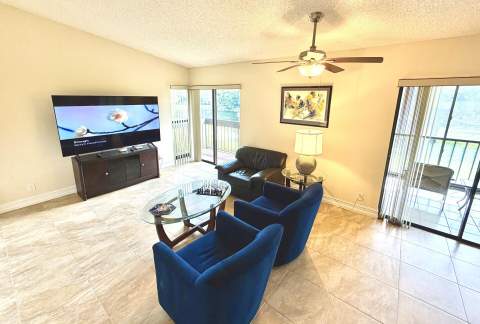 5055 Oakhill Lane #221, Delray Beach FL - photo 8 of 52