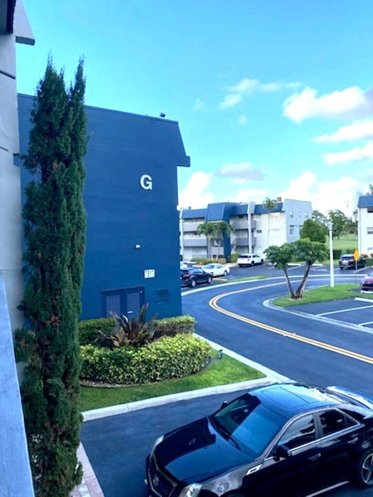 2 bedroom Condominium at 7817 Golf Cir Drive #210, Oriole Golf & Tennis Club Condo, Margate — photo 2