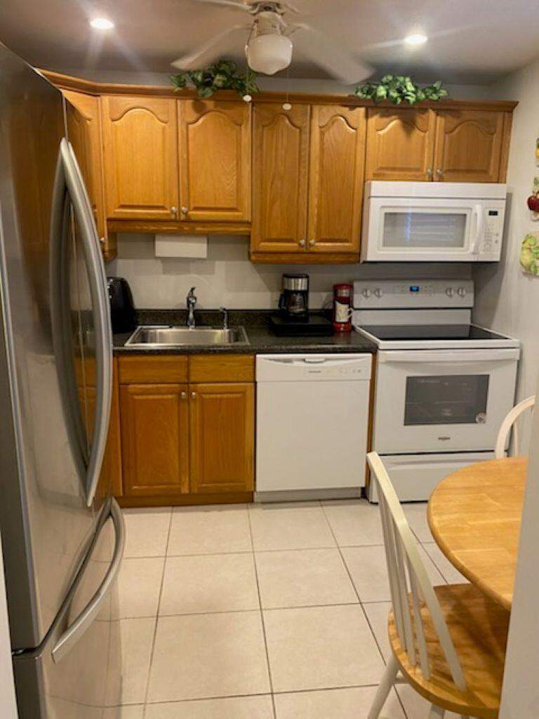 2 bedroom Condominium at 7817 Golf Cir Drive #210, Oriole Golf & Tennis Club Condo, Margate — photo 4