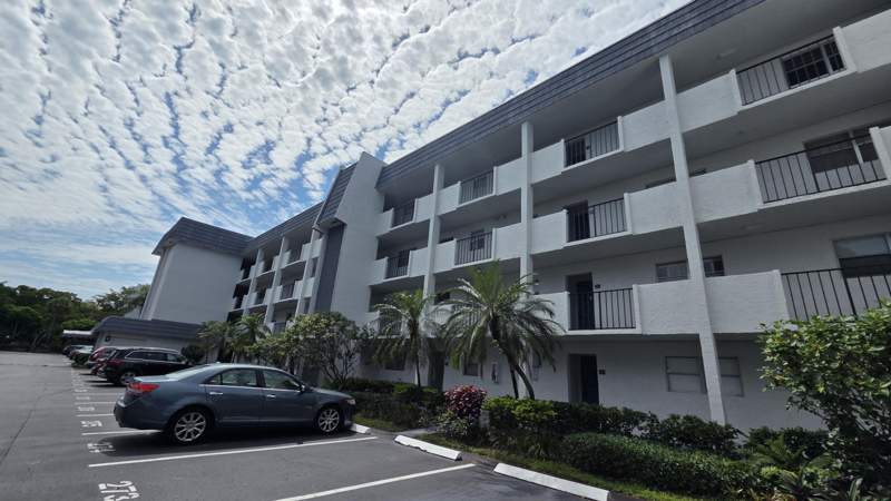 2 bedroom Condominium at 6020 NW 44th Street #108, Greens Of Inverrary Phase I, Lauderhill — photo 2