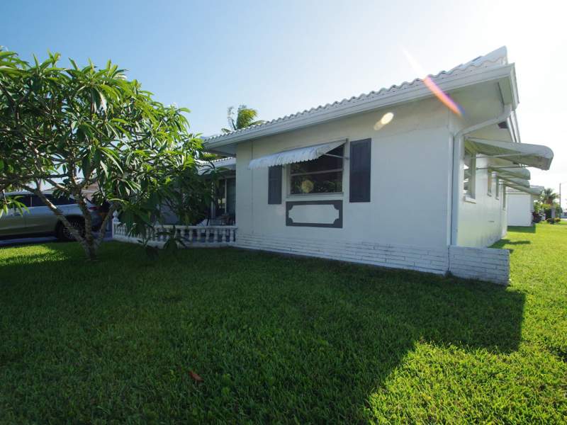 3 bedroom Single Family Residence at 5813 NW 82nd Avenue, Mainlands Of Tamarac Lakes, Tamarac — photo 5