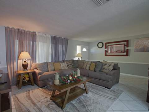 5813 NW 82nd Avenue, Tamarac FL - photo 9 of 27