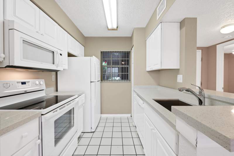 2 bedroom Condominium at 2861 N Oakland Forest Drive #202, Lakeview Club Condo, Oakland Park — photo 2