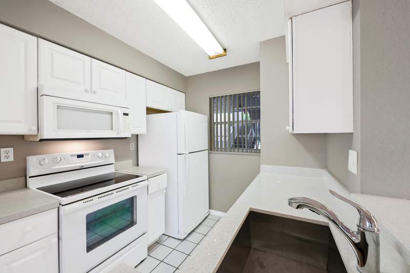 2 bedroom Condominium at 2861 N Oakland Forest Drive #202, Lakeview Club Condo, Oakland Park — photo 3