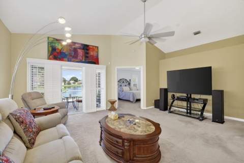 2097 Bonisle Circle, Riviera Beach FL - photo 12 of 36