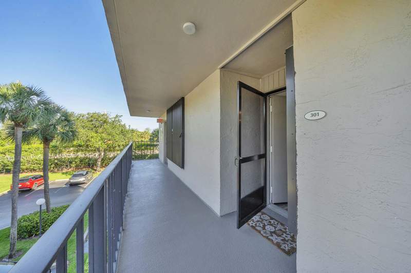 2 bedroom Condominium at 17 Royal Palm Way #3010, Boca Bayou Condo, Boca Raton — photo 3