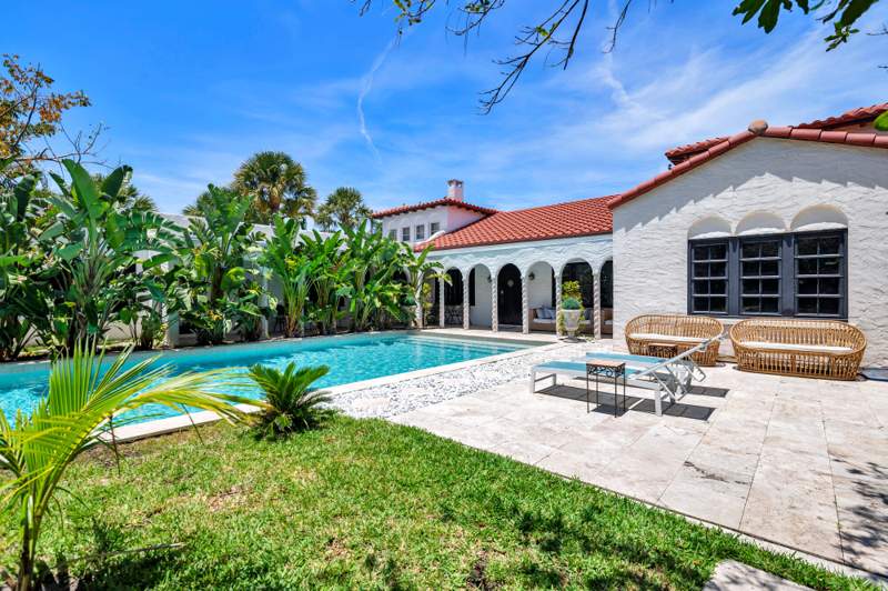 7 bedroom Single Family Residence at 333 Murray Road, Lakewood, West Palm Beach — photo 4