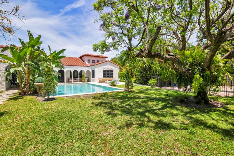 7 bedroom Single Family Residence at 333 Murray Road, Lakewood, West Palm Beach — photo 2
