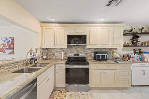 8634 Via Reale #3, Boca Raton FL - photo 11 of 39