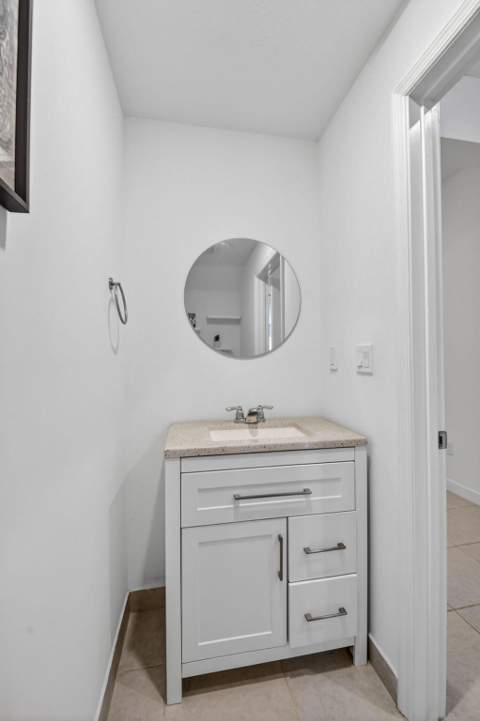 6933 N Harbours Edge Avenue, Lake Worth FL - photo 9 of 90