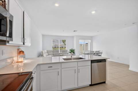 6933 N Harbours Edge Avenue, Lake Worth FL - photo 14 of 90