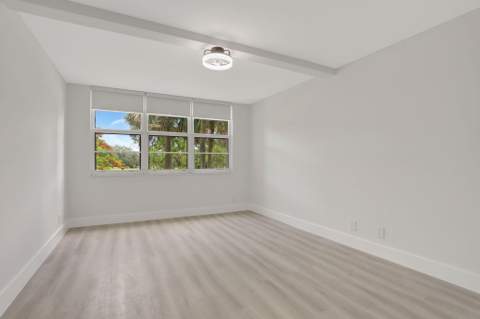 3505 Oaks Way #204, Pompano Beach FL - photo 13 of 36