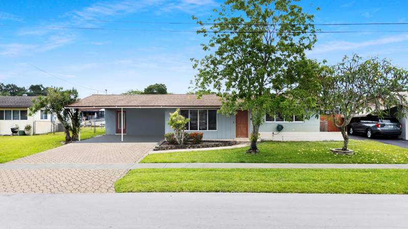 3 bedroom Single Family Residence at 1340 SW 56th Avenue, Plantation Isles Sec 5, Plantation — photo 2
