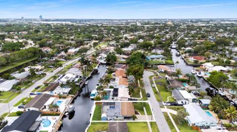 1340 SW 56th Avenue, Plantation FL - photo 8 of 34