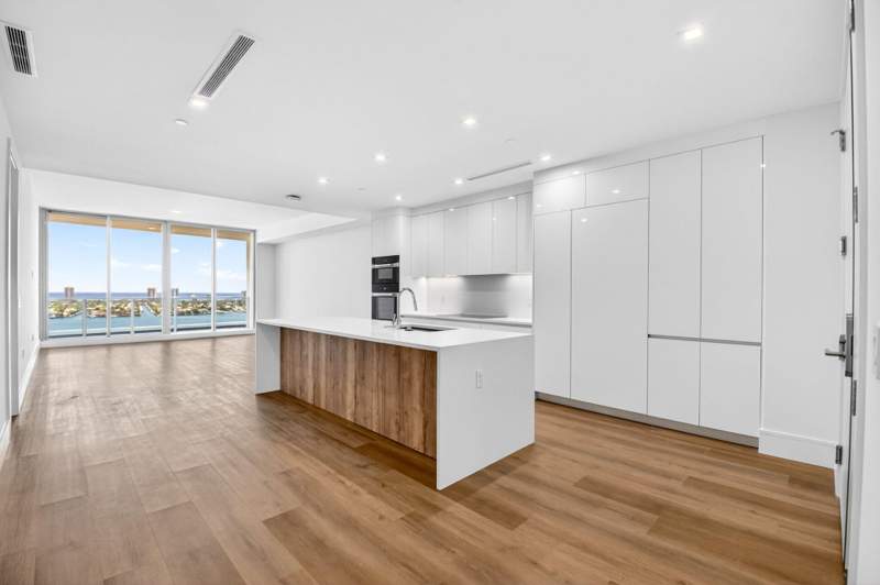 3 bedroom Condominium at 220 Lake Shore Drive #1808, Nautilus 220 , Lake Park — photo 4