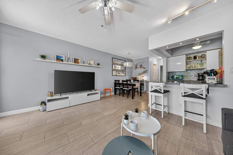 1 bedroom Stock Cooperative at 3201 SE 10th Street #A11, Deauville West Inc Co-Op, Pompano Beach — photo 4