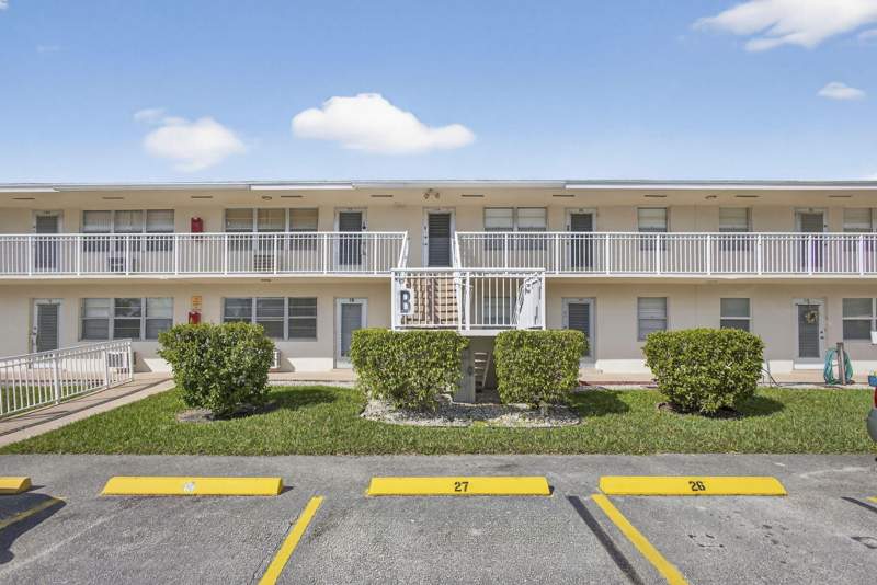 1 bedroom Condominium at 19 Hastings B, century village Hastings Condos, West Palm Beach — photo 2