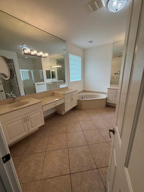 12039 Oakvista Drive, Boynton Beach FL - photo 7 of 25