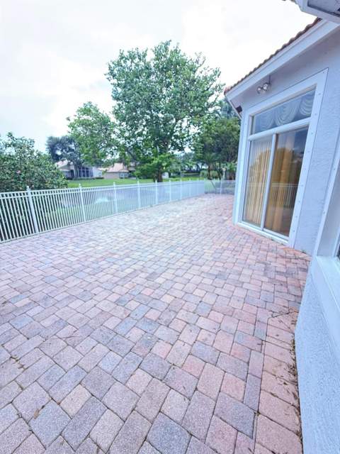 12039 Oakvista Drive, Boynton Beach FL - photo 23 of 25