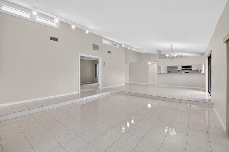 2 bedroom Single Family Residence at 5580 Piping Rock Drive, Villas Of Green Glen II, Boynton Beach — photo 4