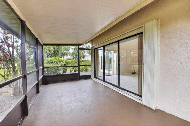 2 bedroom Single Family Residence at 5580 Piping Rock Drive, Villas Of Green Glen II, Boynton Beach — photo 2