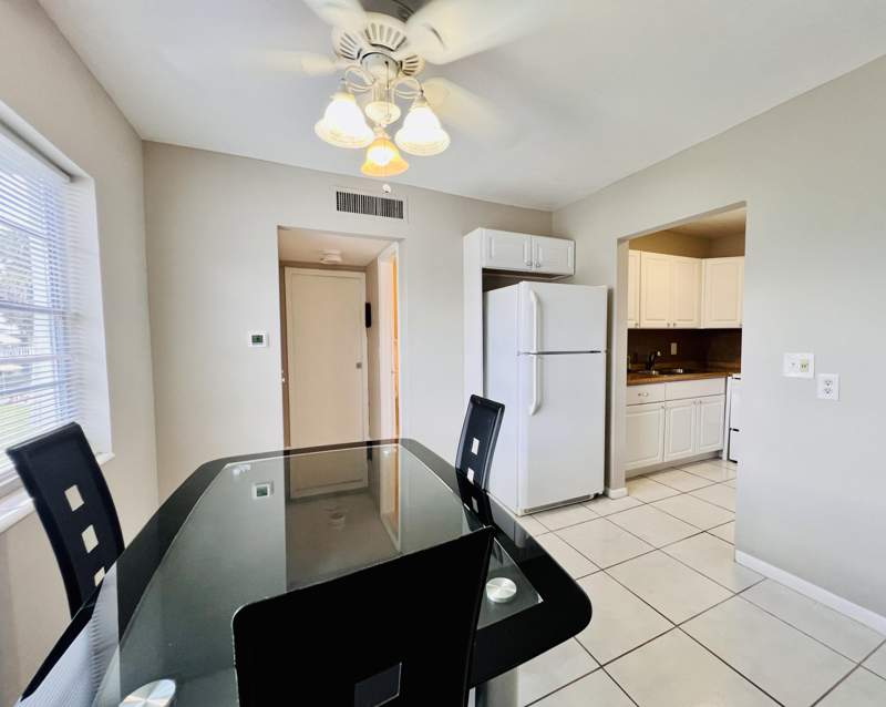 1 bedroom Condominium at 165 Coventry G, Century Village, West Palm Beach — photo 3
