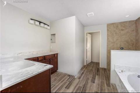 170 SW Pilsner Circle, Port St. Lucie FL - photo 9 of 33