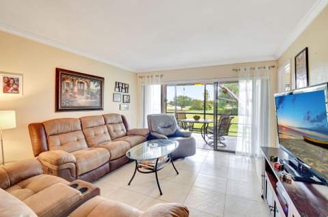 5715 Fairway Park Drive #201, Boynton Beach FL - photo 9 of 37