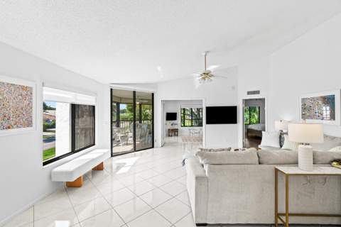 7533 Glendevon Lane #905, Delray Beach FL - photo 8 of 33