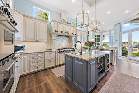 18137 Palm Point Drive, Jupiter FL - photo 21 of 92