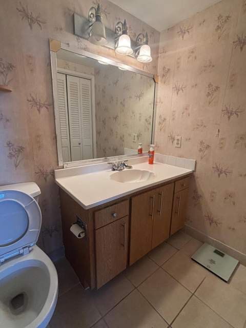 4350 Hillcrest Drive #704, Hollywood FL - photo 12 of 21