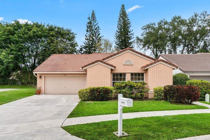 3 bedroom Single Family Residence at 10001 Country Brook Road, BOCA SPRINGS, Boca Raton — photo 1