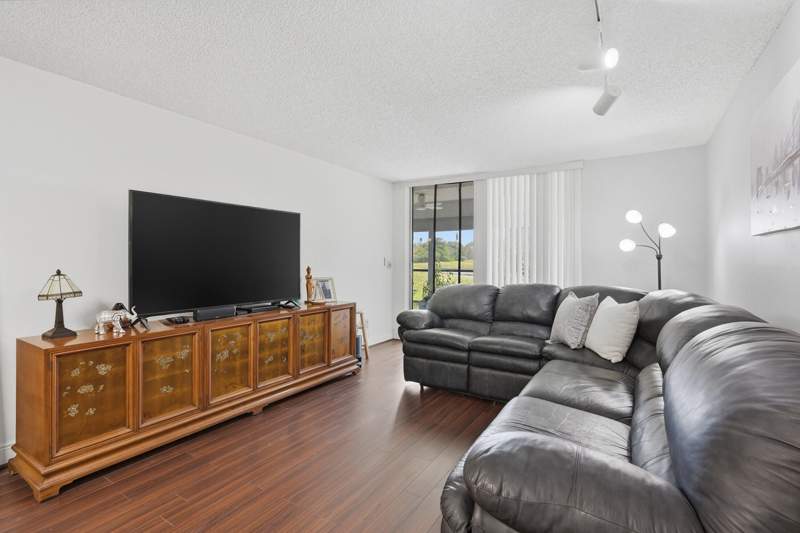 2 bedroom Condominium at 3231 Holiday Springs Boulevard #110, Holiday Springs Village 6 Condo, Margate — photo 3