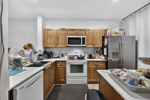 3720 Oleander Terrace, Riviera Beach FL - photo 9 of 30
