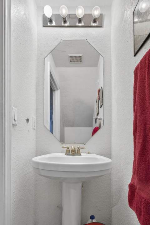 3720 Oleander Terrace, Riviera Beach FL - photo 13 of 30