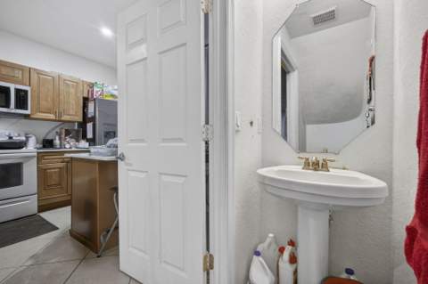 3720 Oleander Terrace, Riviera Beach FL - photo 14 of 30