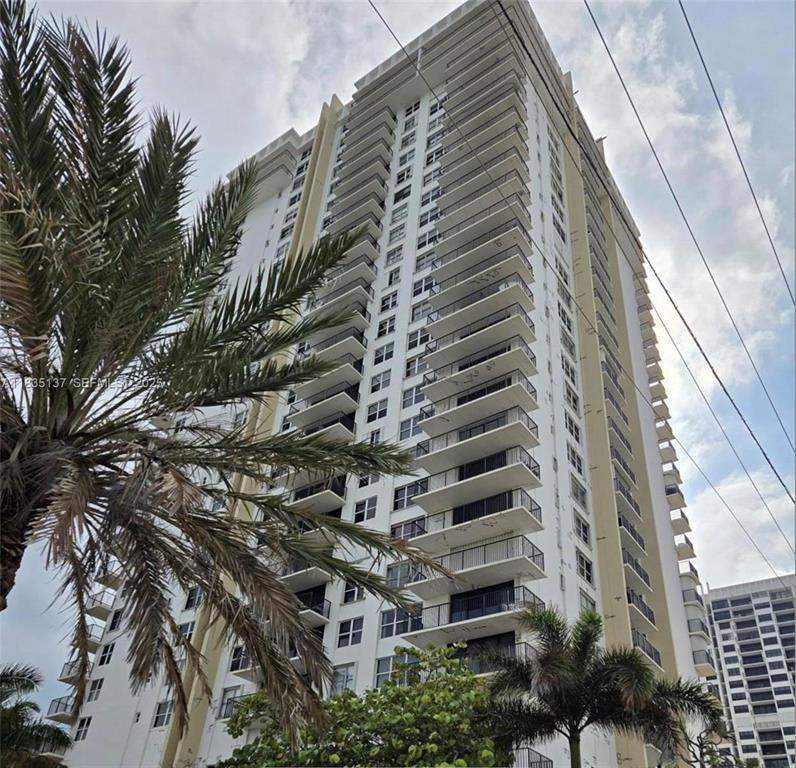 2 bedroom Condominium at 2201 S Ocean Drive #1705, Quadomain Tower I And IV Condo, Hollywood — photo 2