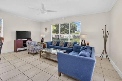 6207 Shadow Tree Lane, Lake Worth FL - photo 16 of 103