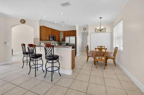 6207 Shadow Tree Lane, Lake Worth FL - photo 18 of 103