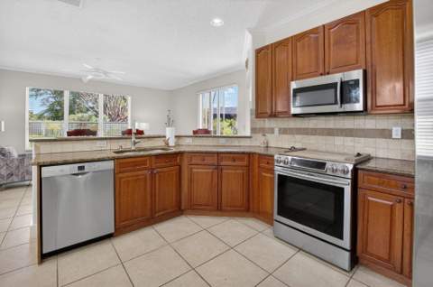 6207 Shadow Tree Lane, Lake Worth FL - photo 21 of 103