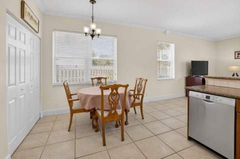6207 Shadow Tree Lane, Lake Worth FL - photo 22 of 103