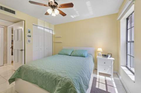 9681 E Sills Dr #102, Boynton Beach FL - photo 7 of 20