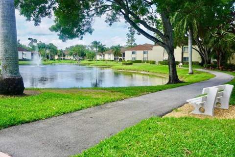 441 Pine Glen Lane #C-2, Greenacres FL - photo 17 of 22