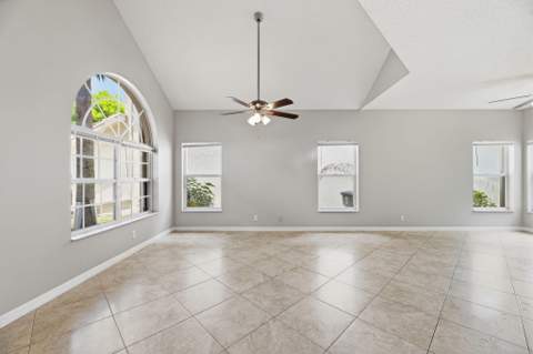 7634 Trenton Drive, Lake Worth FL - photo 10 of 36