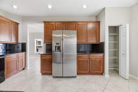 7634 Trenton Drive, Lake Worth FL - photo 13 of 36