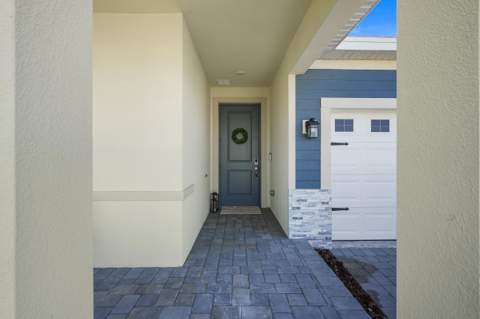 8588 Dahlia Circle, Port St. Lucie FL - photo 12 of 86