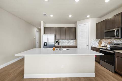 8588 Dahlia Circle, Port St. Lucie FL - photo 21 of 86