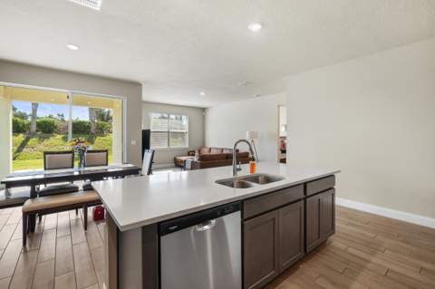 8588 Dahlia Circle, Port St. Lucie FL - photo 22 of 86