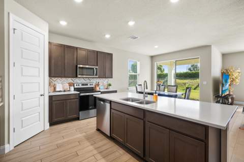 8588 Dahlia Circle, Port St. Lucie FL - photo 24 of 86