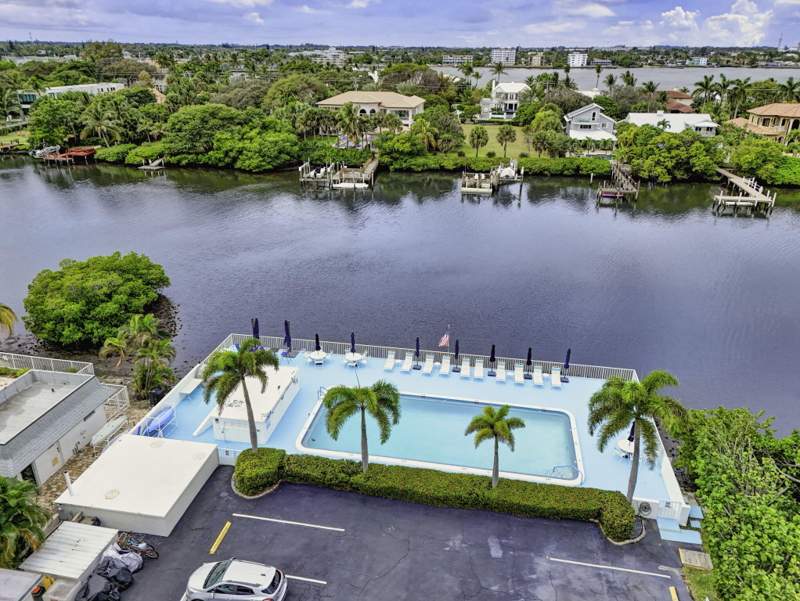 1 bedroom Stock Cooperative at 4001 S Ocean Boulevard #218, Tropicana Gardens Inc, South Palm Beach — photo 5